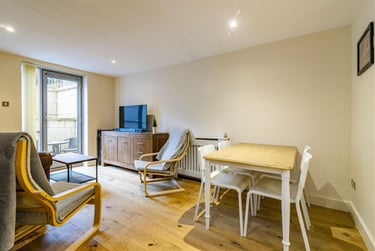 2 bed house, Ropewalk Court, Arboretum, Nottingham, NG15AD - Image 3